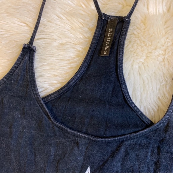 Size medium - Picture 2 of 2